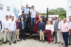 Silvio Costa Filho em Pesqueira junto a autoridades da cidade