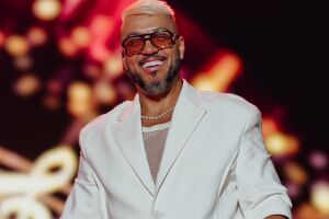 Belo faz show do projeto "Belo In Concert" no Recife