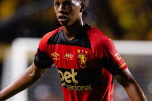 Z&eacute; Lucas, do Sport, deve ser negociado no meio do ano.