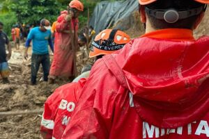 Chuvas em Pernambuco deixam ao menos seis mortos.