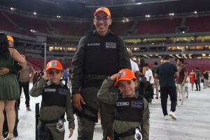 Soldado Marques e seus filhos. 