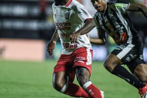 Victor Andrade marcou um gola&ccedil;o no &uacute;ltimo jogo do N&aacute;utico.