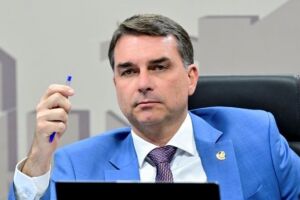 Fl&aacute;vio Bolsonaro.
