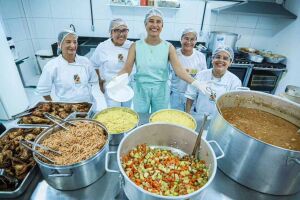 Governadora Raquel Lyra em Cozinha Comunit&aacute;ria.