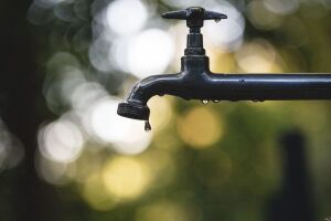 Compesa: servi&ccedil;o emergencial suspende abastecimento em bairros da RMR