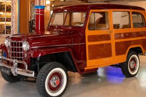 Exposi&ccedil;&atilde;o gratuita re&uacute;ne carros e motos hist&oacute;ricos no Recife
