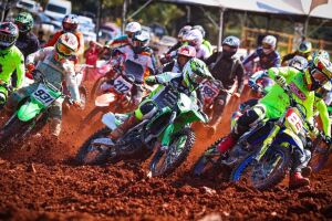 Elite do motocross disputa MX1 GP Brasil em Santa Cruz do Capibaribe (PE)