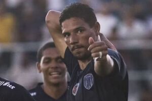 Chapecoense negocia contrata&ccedil;&atilde;o do atacante T&uacute;lio Eduardo do Decis&atilde;o de Goiana (PE).