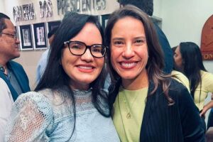 Michele Collins e Raquel Lyra.