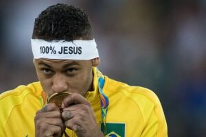 Neymar anuncia adeus da Sele&ccedil;&atilde;o Brasileira.