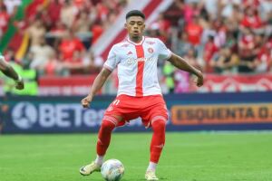 Victor Gabriel &eacute; desfalque do Internacional por at&eacute; seis meses.