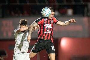 Remo e Vit&oacute;ria se enfrentam pelo 2&ordm; turno do Brasileir&atilde;o.