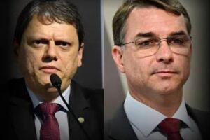 Senador Fl&aacute;vio Bolsonaro (PL-RJ) e o governador de S&atilde;o Paulo, Tarc&iacute;sio de Freitas (Republicanos).