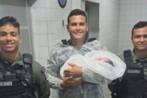 Policiais militares auxiliarm em parto de emerg&ecirc;ncia na Ilha de Itamarac&aacute;.