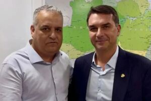 Alfredo Gaspar e Fl&aacute;vio Bolsonaro.