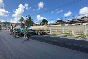 A interven&ccedil;&atilde;o busca melhorar as condi&ccedil;&otilde;es de circula&ccedil;&atilde;o na via, utilizada diariamente por moradores da regi&atilde;o e motoristas.