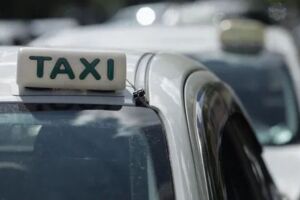 Taxistas e motoristas de app poder&atilde;o financiar ve&iacute;culos.