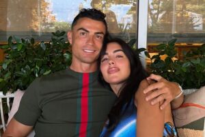 Cristiano Ronaldo e Georgina est&atilde;o juntos h&aacute; 10 anos.