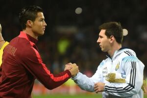 Cristiano Ronaldo e Messi foram os dois maiores do futebol nos &uacute;ltimos 20 anos.
