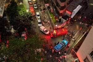 Pr&eacute;dio residencial na Rua S&aacute; Ferreira, 44, em Copacabana, zona sul do Rio de Janeiro.