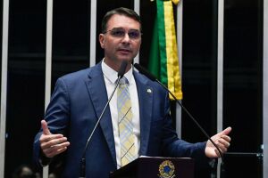 Fl&aacute;vio Bolsonaro.