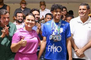 Prefeita Elcione Ramos entega requalifica&ccedil;&atilde;o do CIE