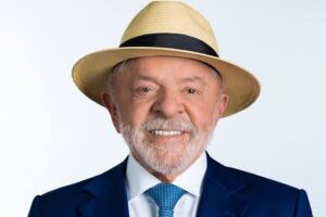 Foto oficial de Lula nas urnas
