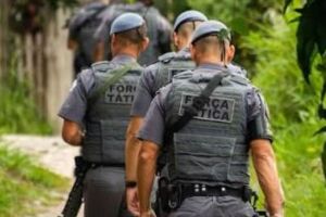 PMs presos em S&atilde;o Paulo s&atilde;o investigados por roubo e estupro de adolescente na zona leste da capital.