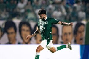 Goi&aacute;s entra em campo nesta segunda (10) contra o Londrina.
