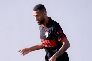 Gustavo Coutinho &eacute; o artilheiro do Atl&eacute;tico-GO na S&eacute;rie B.
