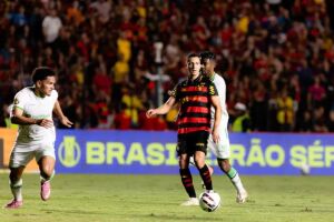 Juan Alano deu duas assist&ecirc;ncias na vit&oacute;ria contra o Am&eacute;rica-MG.