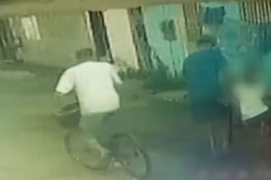 Crian&ccedil;a &eacute; assaltada a caminho da escola no Recife; v&iacute;deo registra a&ccedil;&atilde;o