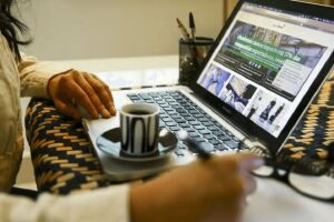 Curso de Intelig&ecirc;ncia Artificial para mulheres empreendedoras.