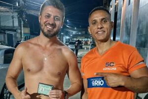 Fabiano C&acirc;ndido da Silva encontrou o montante e v&aacute;rios pertences no lixo e decidiu entregar.