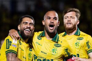 Mirassol enfrenta Flamengo dentro de casa.