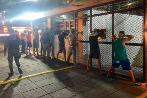 Grupos teriam marcado confrontos pelas redes sociais.
