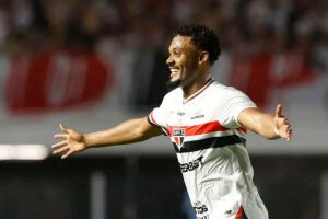 S&atilde;o Paulo enfrenta a Chapecoense fora de casa pelo Brasileiro.