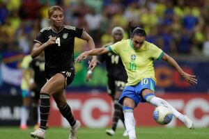 Marta est&aacute; fora dos amistosos de outubro da Sele&ccedil;&atilde;o Brasileira.