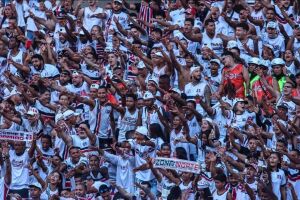 Torcida do Santa Cruz deve chegar em grande n&uacute;mero para partida.