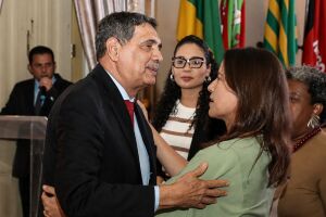 Deputado Jo&atilde;o Paulo (PT) com Raquel Lyra 