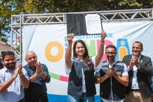Prefeita Mirella Almeida em anuncio de investimentos para Olinda