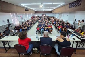 Assembleia de trabalhadores da Caixa.