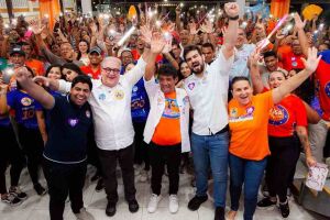 C&eacute;sar Ramos se re&uacute;ne com aliados em Igarassu.
