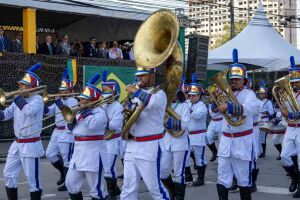 Desfile c&iacute;vico-militar de 7 de Setembro no Recife.