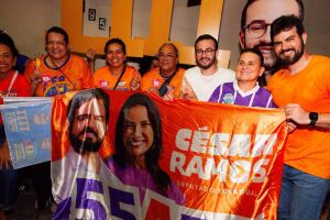 O candidato a deputado estadual C&eacute;sar Ramos (PSD) em  uma caminhada pelas ruas do Centro de Igarassu, na Regi&atilde;o Metropolitana do Recife.