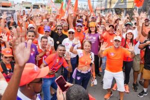 Professor Lup&eacute;rcio realiza caminhada em Rio Doce e relembra a&ccedil;&otilde;es de sua gest&atilde;o.