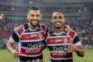Eurico deve ser desfalque mais uma vez para o Santa Cruz.