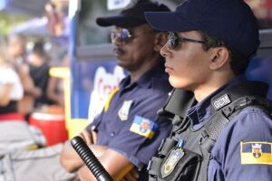 Guarda de Olinda apreende cerol e resgata capivara.