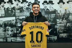 Jadon Sancho deve ser oficializado pelo Palmeiras, afirma jornalista.