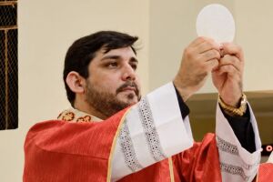Padre cearense Felipe Calisto Igreja de Santo Ant&ocirc;nio, em Caridade, no interior do Cear&aacute;.